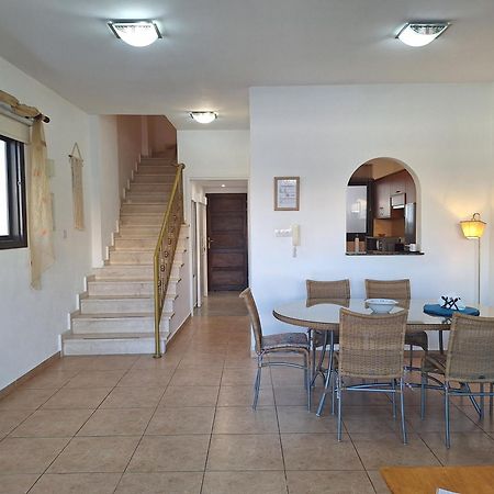 Pool Side 2 Bedroom Queens Gardens Complex Paphos Exteriör bild