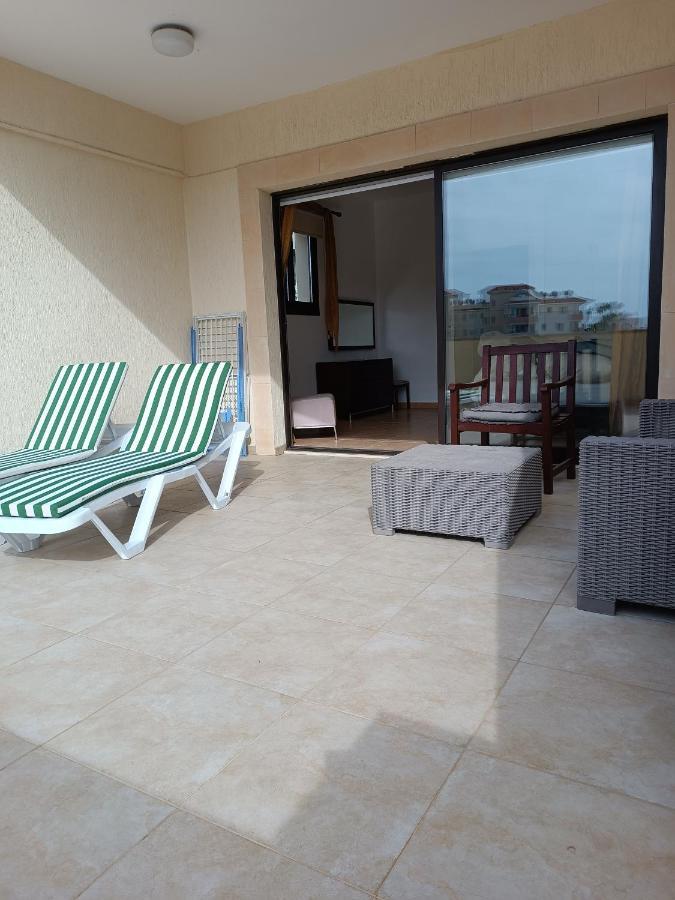 Pool Side 2 Bedroom Queens Gardens Complex Paphos Exteriör bild