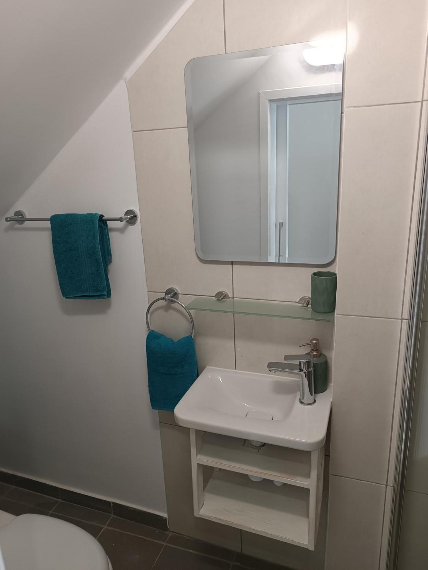 Pool Side 2 Bedroom Queens Gardens Complex Paphos Exteriör bild