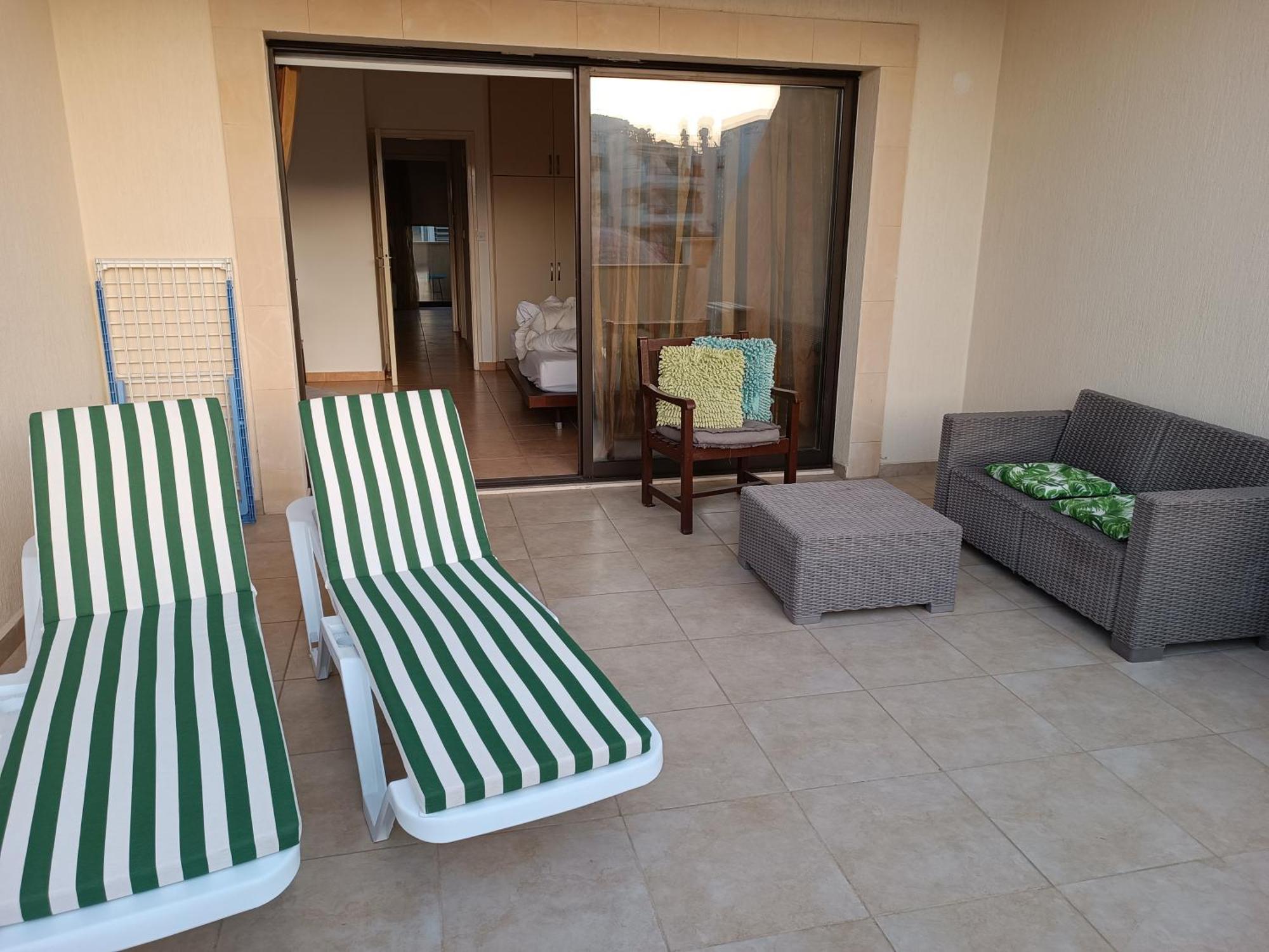 Pool Side 2 Bedroom Queens Gardens Complex Paphos Exteriör bild