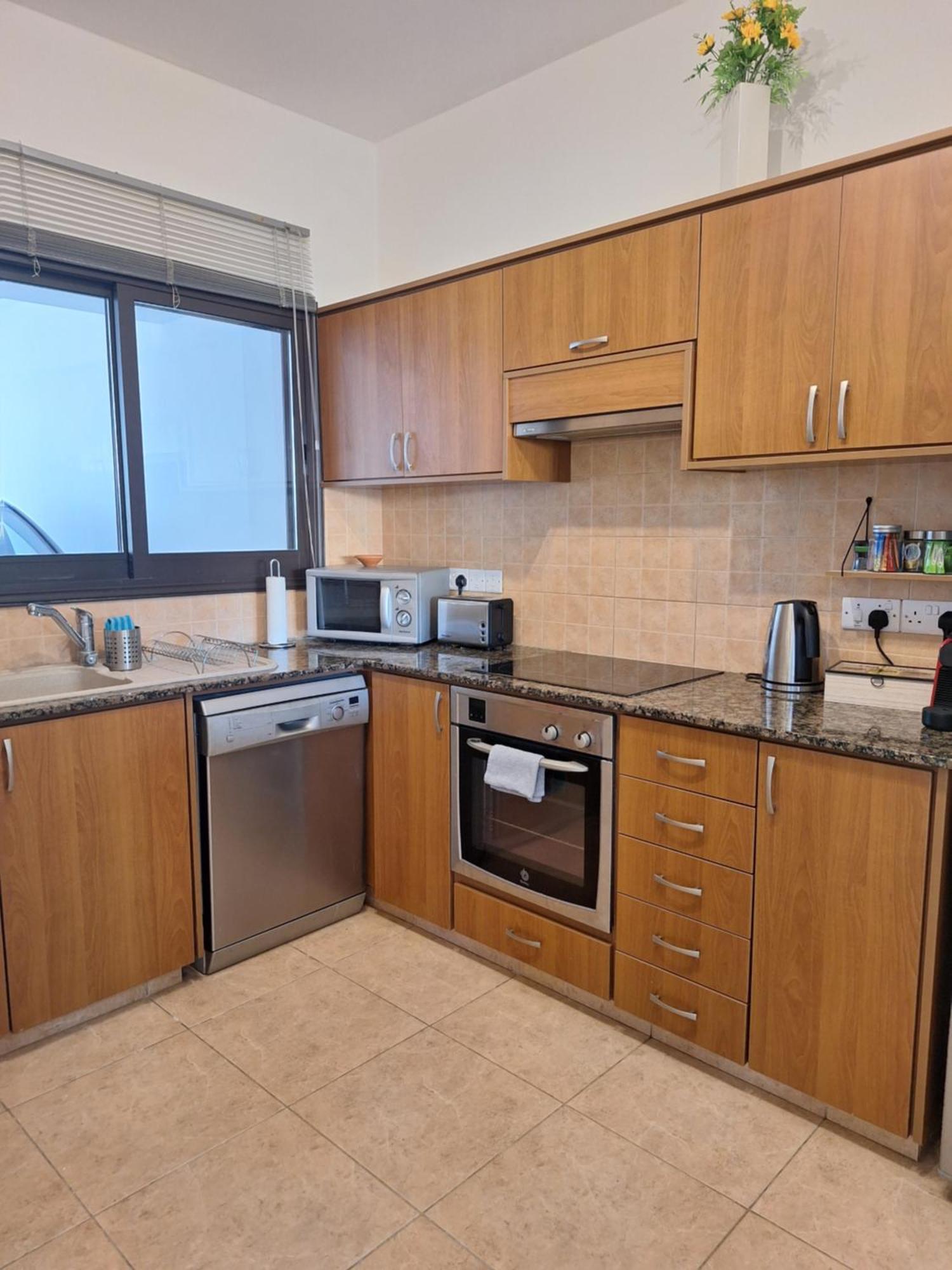 Pool Side 2 Bedroom Queens Gardens Complex Paphos Exteriör bild